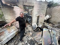 Anatolijus rodo, kas liko iš jo sodybos Vyšnevėje