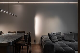 „Man cave“ stilistikos įkvėptas interjeras vidutinio amžiaus vilniečiui „Man cave“ stilistikos įkvėptas interjeras vidutinio amžiaus vilniečiui