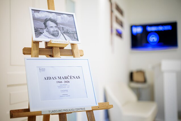 Vilniuje atsisveikinama su poetu Aidu Marčėnu Vilniuje atsisveikinama su poetu Aidu Marčėnu