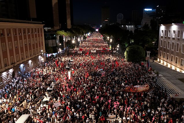 Flamingų revoliucija Albanijoje