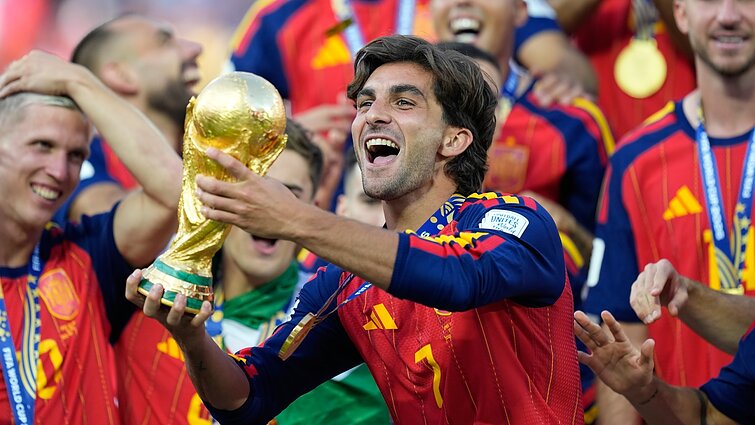 16 metų laukta akimirka: Ispanija antrąsyk istorijoje iškovojo pasaulio čempionato taurę 16 metų laukta akimirka: Ispanija antrąsyk istorijoje iškovojo pasaulio čempionato taurę
