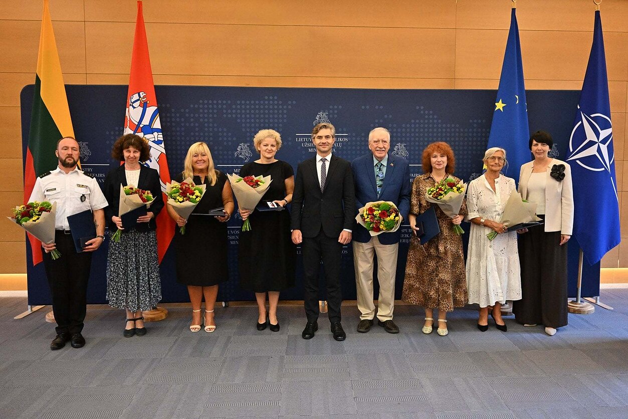 Užsienio reikalų ministras Kęstutis Budrys apdovanojo nusipelniusius diasporos atstovus ir organizacijas