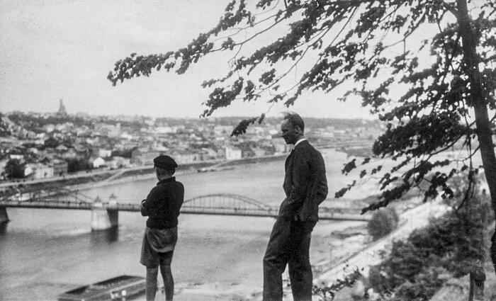 Algimantas ir Jonas Mikėnai ant Aleksoto kalno Algimantas ir Jonas Mikėnai ant Aleksoto kalno