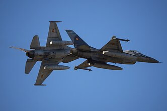 Naikintuvai F-16 Rumunijoje / Asociatyvi