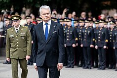 Prezidentas 58 Lietuvos karo akademijos absolventams suteikė pirmąjį karininko laipsnį Prezidentas 58 Lietuvos karo akademijos absolventams suteikė pirmąjį karininko laipsnį