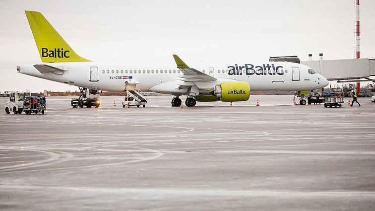 Aviacijos ekspertas įvertino, ar „airBaltic“ trauksis iš Lietuvos: yra didelė rizika