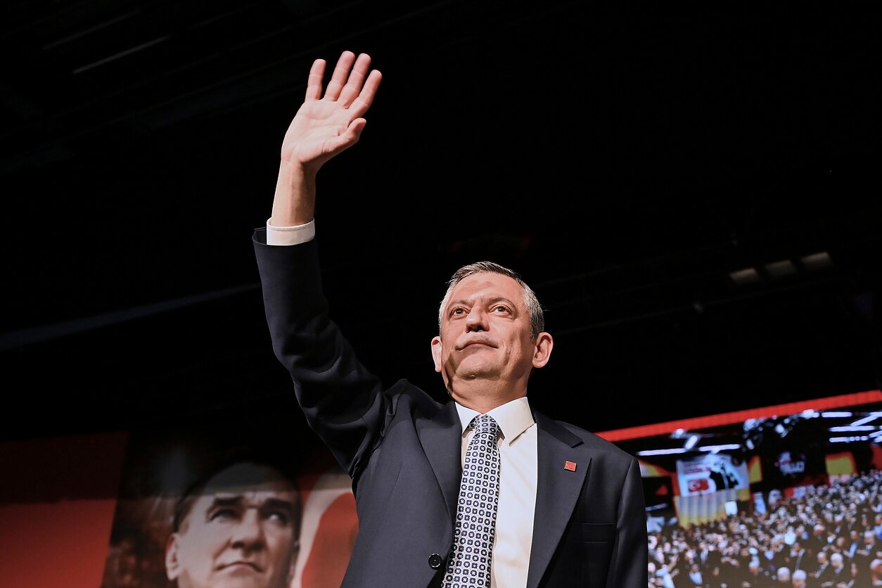 Özgüras Özelas