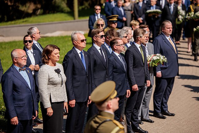 Žuvusiųjų Medininkuose pagerbimo ceremonija Antakalnio kapinėse Žuvusiųjų Medininkuose pagerbimo ceremonija Antakalnio kapinėse