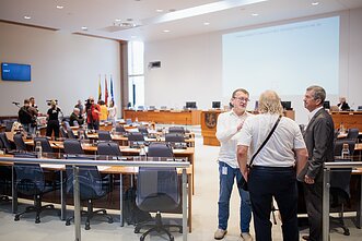 Vilniaus miesto tarybos posėdis dėl šiukšlių krizės neįvyko susirinkus per mažai narių Vilniaus miesto tarybos posėdis dėl šiukšlių krizės neįvyko susirinkus per mažai narių