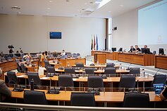 Vilniaus miesto tarybos posėdis dėl šiukšlių krizės neįvyko susirinkus per mažai narių Vilniaus miesto tarybos posėdis dėl šiukšlių krizės neįvyko susirinkus per mažai narių